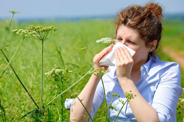 TEK ĆE MART, A VAZDUH JE VEĆ PUN POLENA: Simptomi alergije su SVE TEŽI