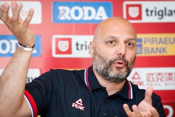 SALE ĐORĐEVIĆ O LUDIM ANEGDOTAMA: Budim se u 3 ujutru, a on pored kreveta radi sklekove! A tek šta mu je Rađa rekao