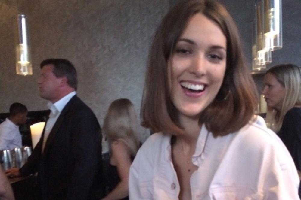 MAJA IMA SAMO 21 GODINU I SVETSKA JE ZVEZDA: Njeni roditelji su najlepši PAR HOLIVUDA!