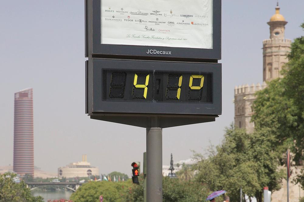 APEL LEKARA ZBOG NAJAVLJENIH 40 C: Visoke temperature OPASNE po život, SAVETI kako da izbegnete TOPLOTNI UDAR!