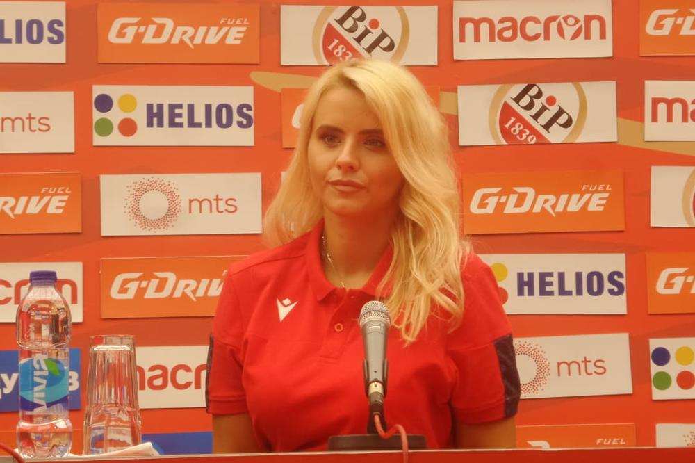 POGODILI JE FLAŠOM: Jang Bojs se oglasio zbog napada na Tanju Šajković iz Crvene zvezde!