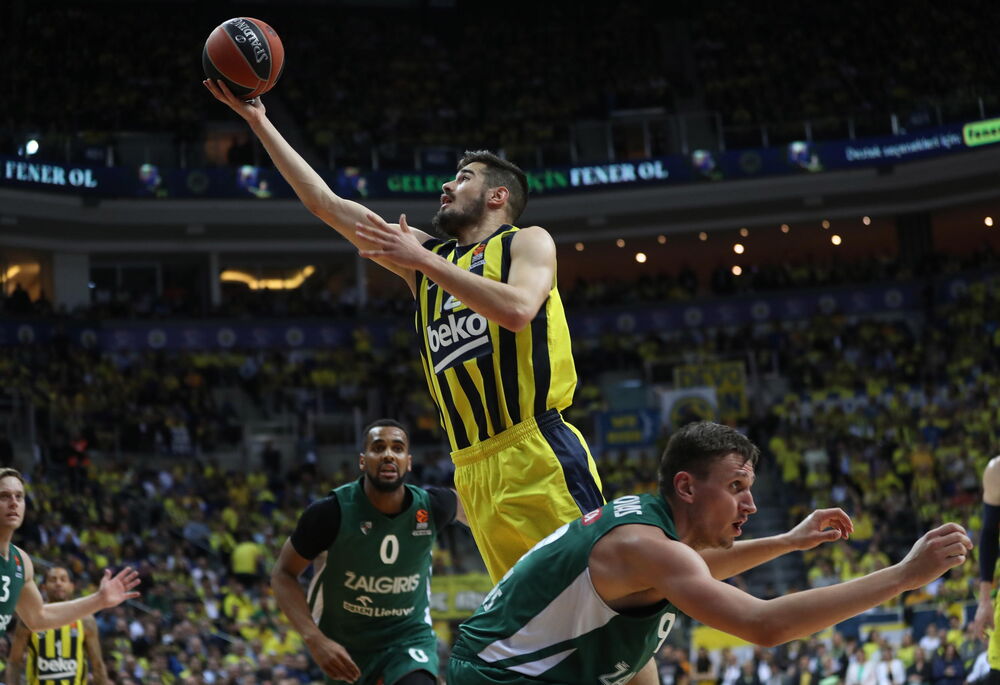 Nikola Kalinić dok je nosio dres Fenerbahčea