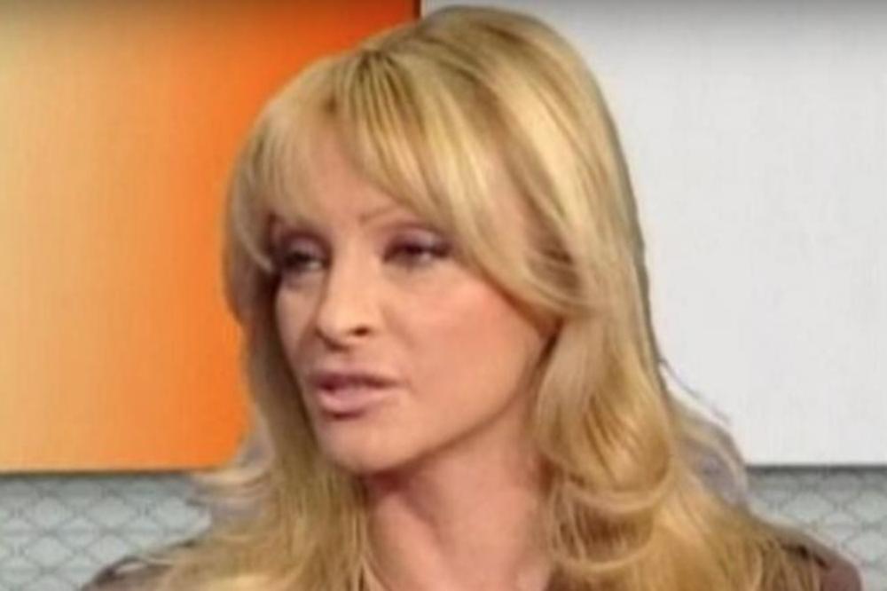 NATAŠA JE VODILA SLAGALICU PRE 10 GODINA, A SADA SE BAVI NAUKOM: Više nije PLAVUŠA i DRASTIČNO se promenila! (FOTO)