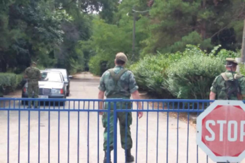 OLGA JE PRONAĐENA NAGA U NAPUŠTENOJ KASARNI: Sumnja se da je popila otrov, pored tela našli još nešto ČUDNO