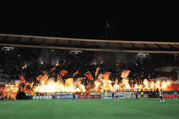 ŠVAJCARCI IZBACUJU DELIJE SA STADIONA: Veliki problem preti navijačima Zvezde u Bernu!