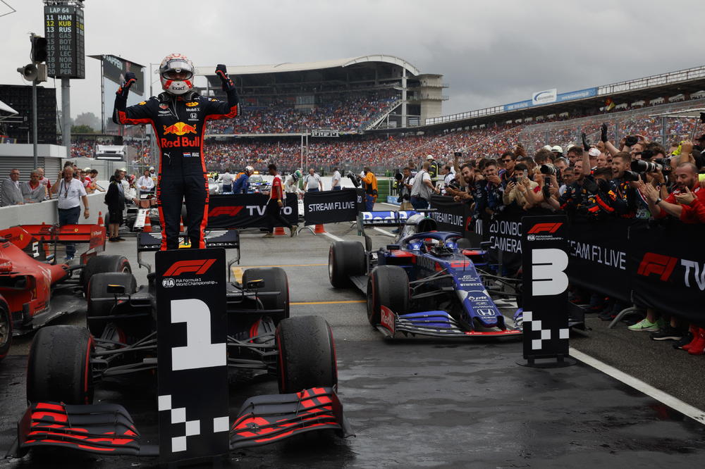 SPEKTAKL KAKAV DUGO NIJE VIĐEN: F1 u svom naboljem izdanju - drama, kiša, sudari i pobeda letećeg Holanđanina!