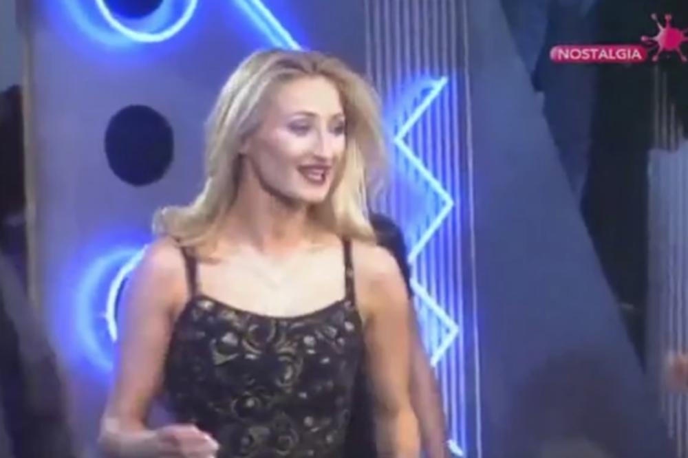 ŽARILA I PALILA ESTRADOM, PA PRESEKLA I NAPUSTILA SVE: Bori se sa KOŽNIM OBOLJENJEM i ima DRUGU PROFESIJU!