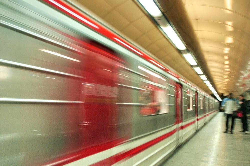 Metro u Atini evakuisan posle pretnje bombom