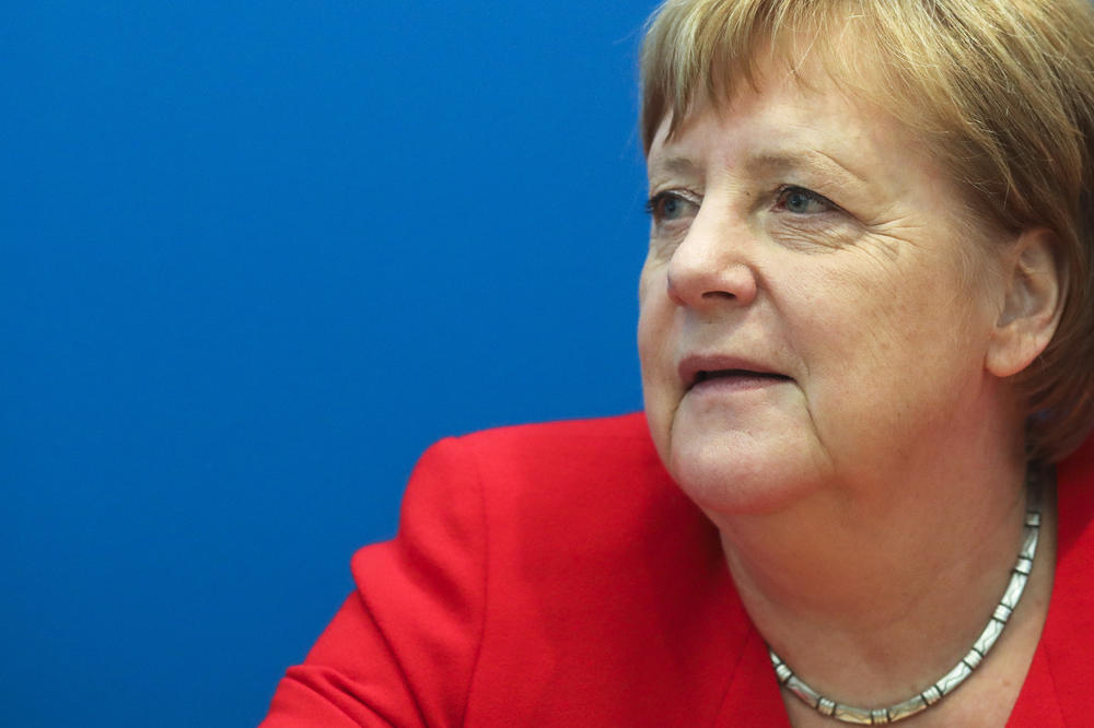 SMUČILO MI SE VIŠE! Merkelova se obrušila na Makrona, izbila svađa među političarima!