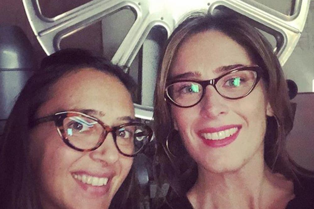 ŠUŠKALO SE DA IMA AFERU SA SRPSKIM ODBOJKAŠEM: Ministarka se skinula u bikini i pokazala najjače adute!