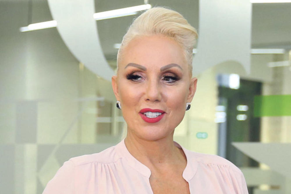 Lepa Brena se oglasila prvi put nakon operacije: Pevačica je saopštila važnu odluku