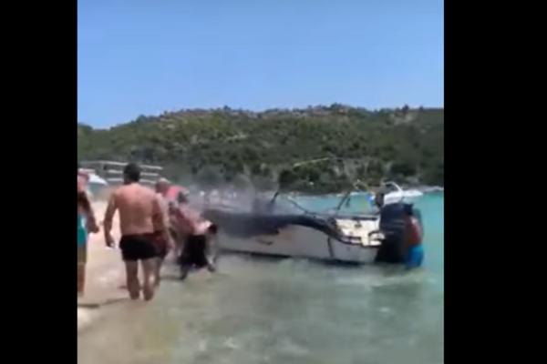 S ČAMCA POBACALI DECU U VODU, BILO JE KAO U HOROR FILMU: Svedoci eksplozije na Halkidikiju ispričali šta se desilo