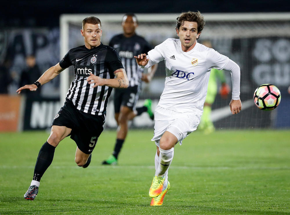 Boris Kopitović u duelu sa Ognjenom Ožegovićem