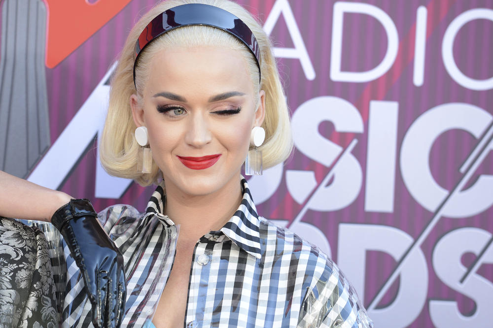 KEJTI PERI OSUĐENA ZBOG PLAGIJATA: Pop zvezda kopirala hrišćansku repersku pesmu (VIDEO)