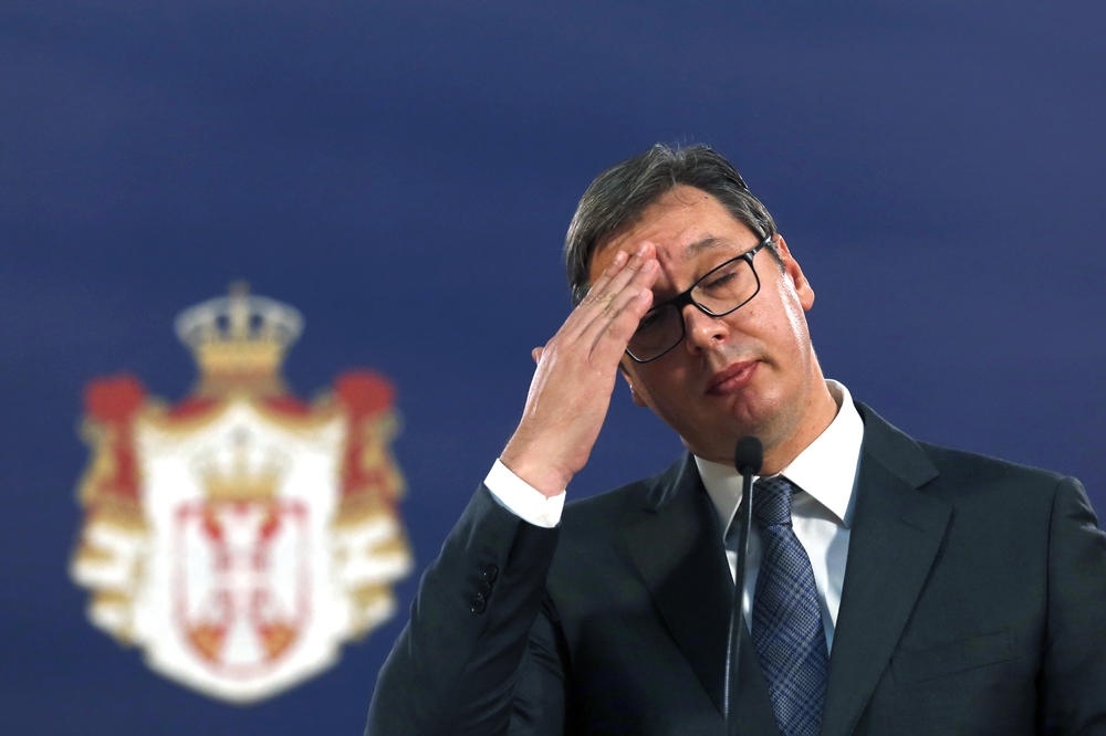 PEVAČICA I HARMONIKAŠ PLAĆAJU RUŠENJE VUČIĆA: Godinama obrtali milione na estradi i u TV biznisu!