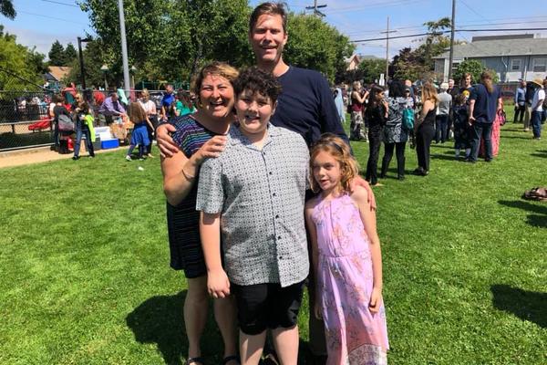 SIN IM JE POSTAO DEVOJČICA, A ĆERKA DEČAK! Priča ove porodice je potpuno LUDILO