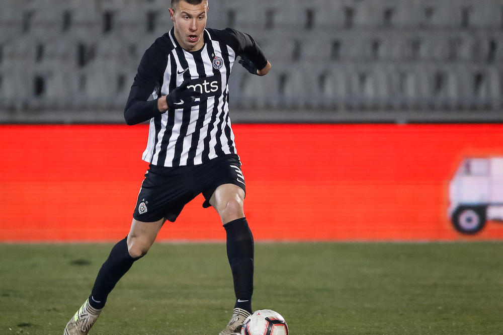 NOVA DETONACIJA NA POMOLU U HUMSKOJ: Još jedan evropski velikan želi Pavlovića - tamo bi igrao sa magičnim Srbinom!