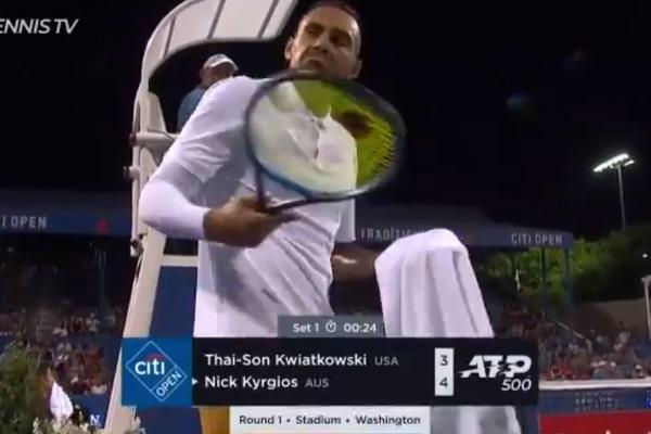 PUBLIKA GA IZVIŽDALA: Kirjos odgovorio Đokovićevom treneru, pa divljao na terenu!