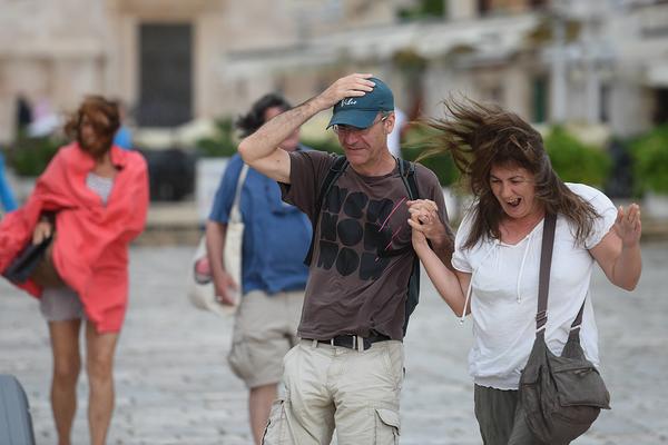 RHMZ HITNO UPOZORAVA: Stravično nevreme samo što nije počelo, ovi krajevi Srbije su prvi na udaru!