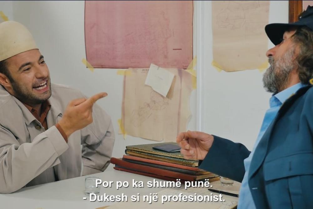 ALBANAC PIJE RAKIJU SA SRPSKOM POLICIJOM I DRUKA SVOJE: Neverovatan SNIMAK koji će vas IZNENADITI (VIDEO)