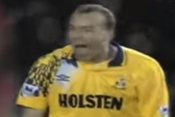 DRAMA BIVŠEG FUDBALERA LIVERPULA: Lopovi sa mačetama upali u njegovu kuću i pretukli celu porodicu!