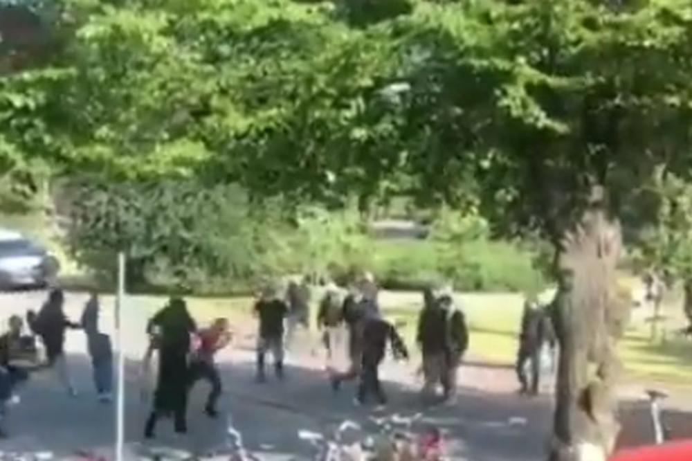 OPŠTA FRKA NA ULICAMA HELSINKIJA: Delije se potukle sa Fincima! Uletela i policija! Haos pred meč Zvezde!