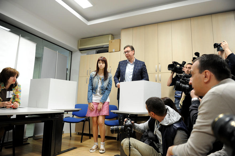 UHAPŠEN NARKO DILER KOJI JE UHODIO VUČIĆEVU ĆERKU! Saša joj je svaki dan slao PORUKE!