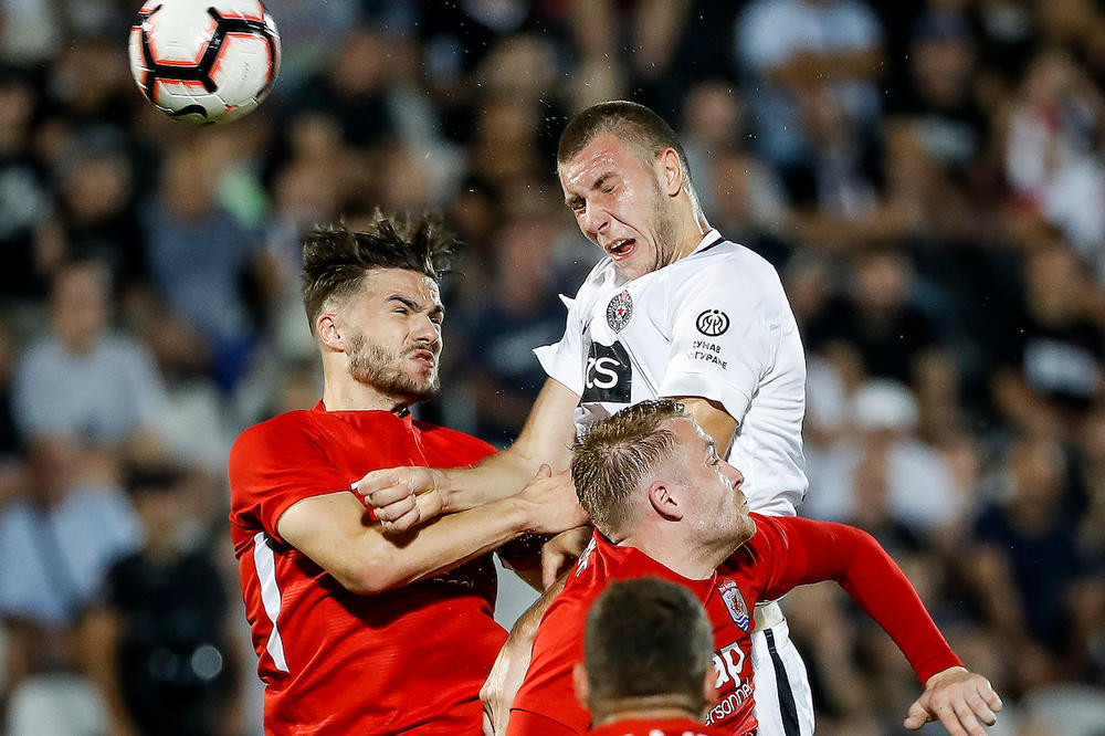 PRIČA SA NASLOVNE STRANE NA PIRINEJSKOM POLUOSTRVU: Još jedan evropski velikan zagrizao za Strahinju Pavlovića!