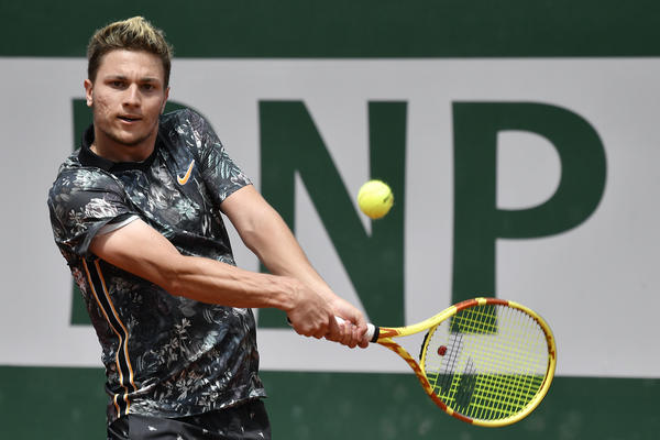 KAKVA ŠTETA, A CELA SRBIJA JE HTELA DA VIDI TAJ MEČ: Ništa od okršaja Kecmanovića sa najomraženijim igračem sveta!