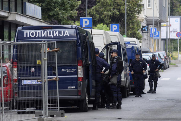 U PITANJU JE BOMBA RAZORNE MOĆI: Bačena je iz automobila u pokretu! Novi detalji eksplozije u centru Aranđelovca!