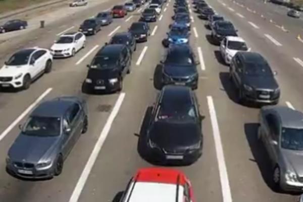 TRI SATA SE ČEKA NA ULASKU U GRČKU: Gužva i na prelazu u Preševu! Ovo je dovelo do kolapsa!