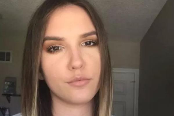 PETRA DIVAC POKAZALA OŽILJKE NA TELU BEZ BLAMA! Skinula se u kupaći i ponosno pozirala, ovako ONA izgleda! (FOTO)