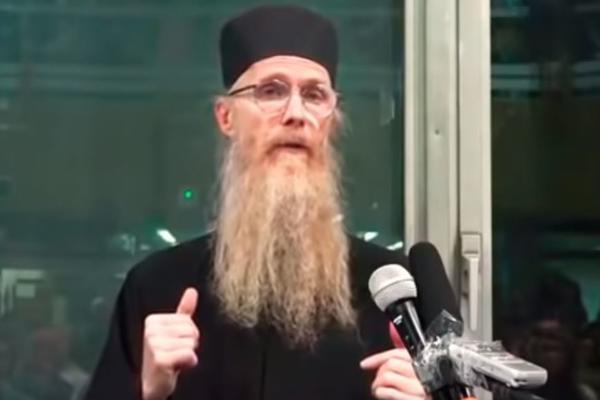 MONAH ARSENIJE SA OSTROGA otkrio ZAŠTO SU SRBI POSTALI DEBELI