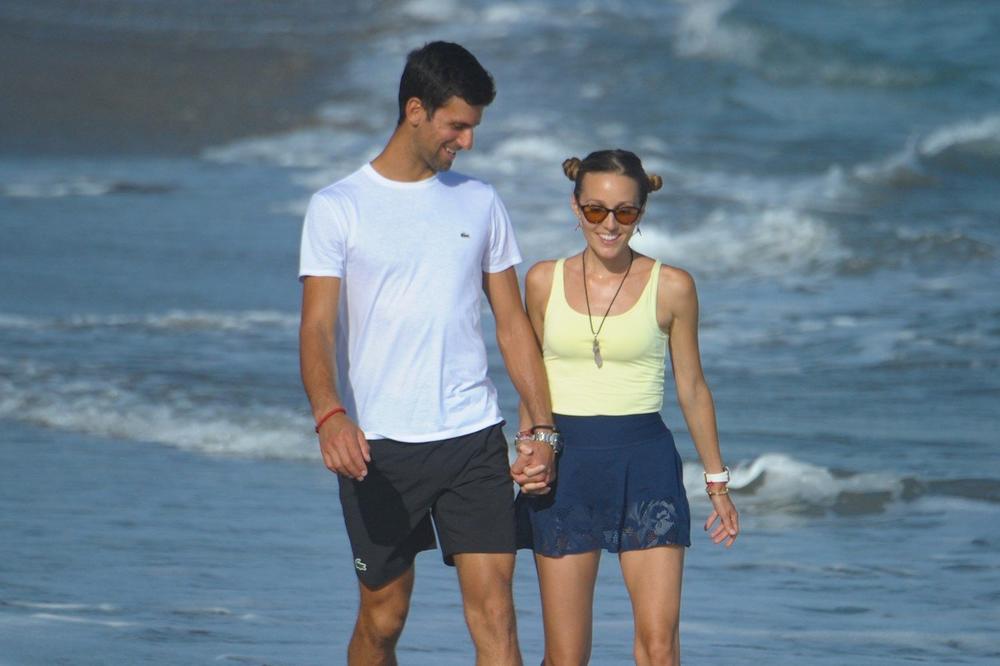 NEĆETE VEROVATI KOLIKO KOŠTA OVA SUKNJA JELENE ĐOKOVIĆ! Prošetala ju je u Marbelji (FOTO)