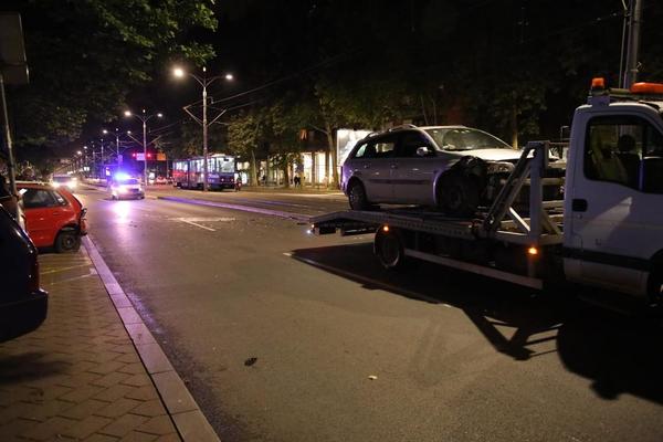 PETAR STRUGAR IMAO SAOBRAĆAJKU U CENTRU BEOGRADA: Automobil uništen! (VIDEO)