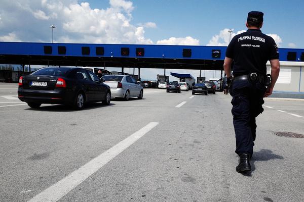 PRESEČEN MEĐUNARODNI LANAC KRIJUMČARENJA NARKOTIKA! Policija zaustavila BMW sa 45 kilograma droge