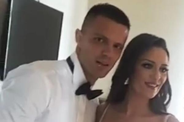 ZAVIRITE NA DAJANINO I DARKOVO VENČANJE: Torta na pet spratova, zgodni fudbaleri, ali kad su UŠLI ONI nastao je LOM