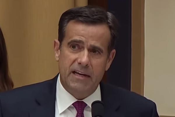 LOŠE NAM SE PIŠE: Pokazivao je DVOGLAVOG ORLA, a sada je TRAMPOVA DESNA RUKA! Ko je ZAPRAVO DŽON RETKLIF?