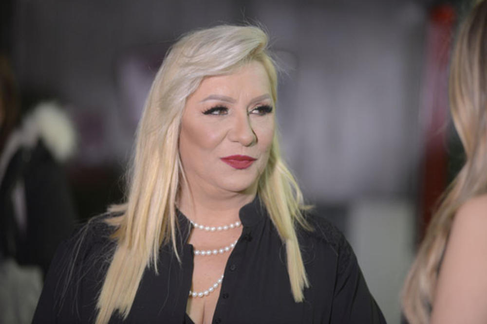 SVI OBOŽAVAMO VESNU ZMIJANAC, A NIKO NE ZNA DA JOJ JE ON BIVŠI MUŽ! Tek da čujete čime se bavi...AUUU