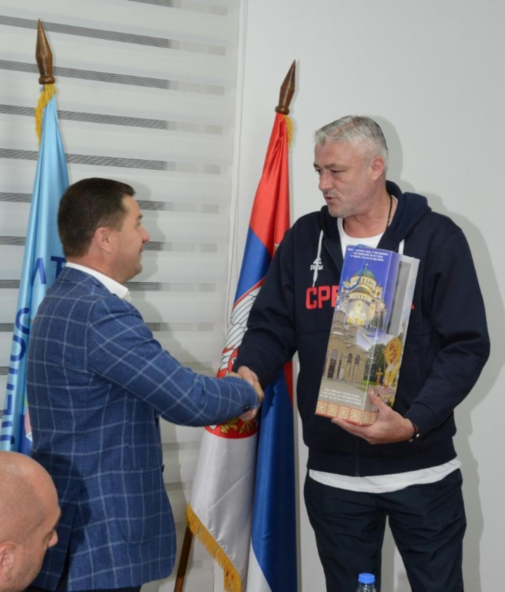 Predrag Danilović sa gradonačelnikom Leposavića Zoranom Todićem