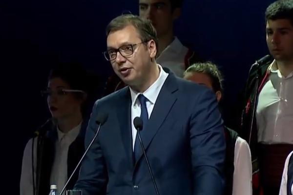 KRUŠEDOL: Obraćanje PREDSEDNIKA VUČIĆA: Ovaj ZLOČIN NE SMEMO ZABORAVITI! (UŽIVO)