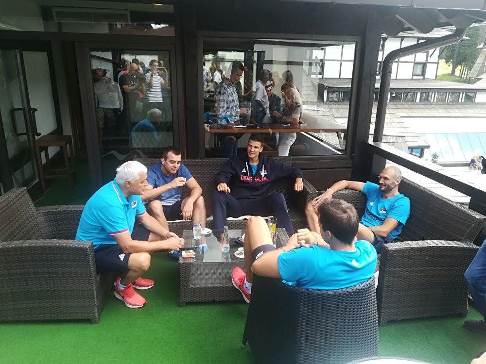 Nemanja Bjelica sa saigračima Simonovićem i Nikolom Jovanovićem