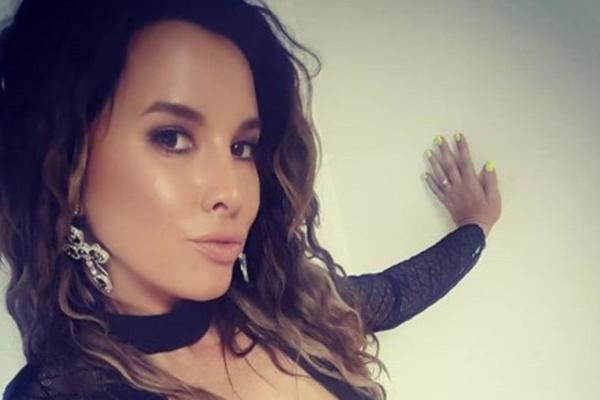 NIVES CELZIJUS GOLA U ČIPKI IZAZOVNO POZIRA: Zapalila Instagram, od oblina OČI ISPADAJU, SVE SE VIDI! (FOTO)