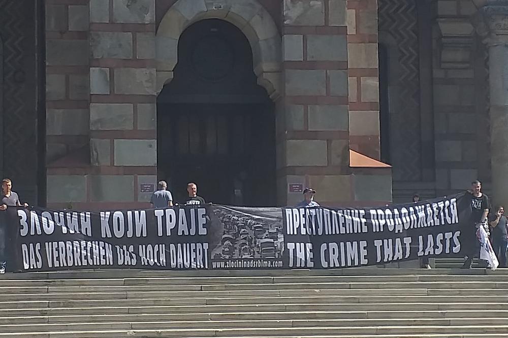 OMLADINA JE TA KOJA POKREĆE RAZLIKU IZMEĐU SRBIJE I HRVATSKE: Održan parastos stradalima u Oluji