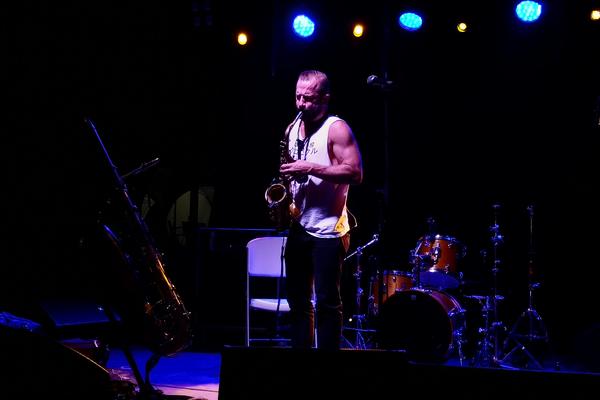 SUPERUHO FESTIVAL: Protestna muzika i probijanje bubnih opni (FOTO) (VIDEO)