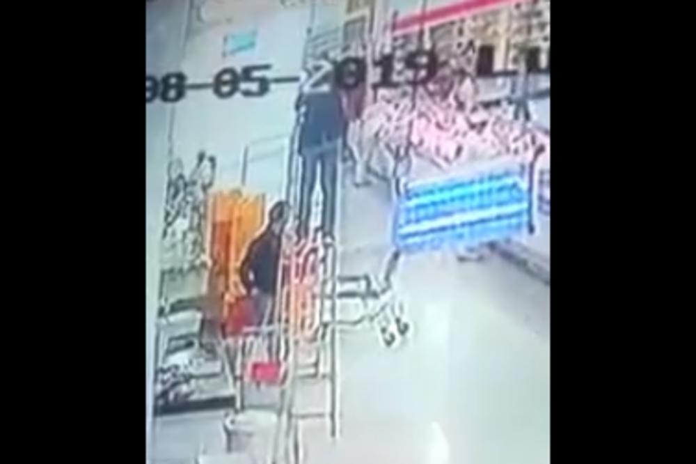 ODOŠE SVI ZUBI! Snimljena JEZIVA NESREĆA u supermarketu! (VIDEO)