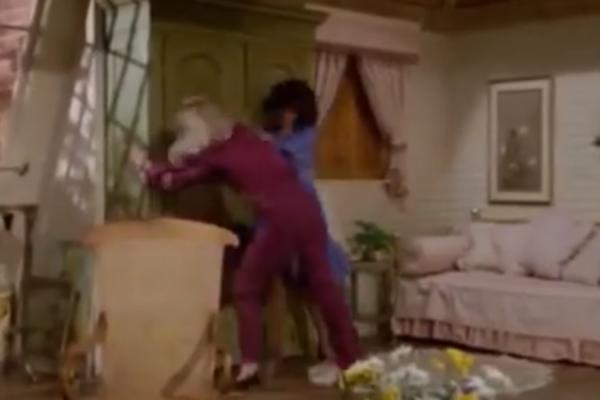 DROGA I DEPRESIJA SU UNIŠTILE OVU LEPOTICU: Evo kako čuvena glumica izgleda DANAS! (FOTO)