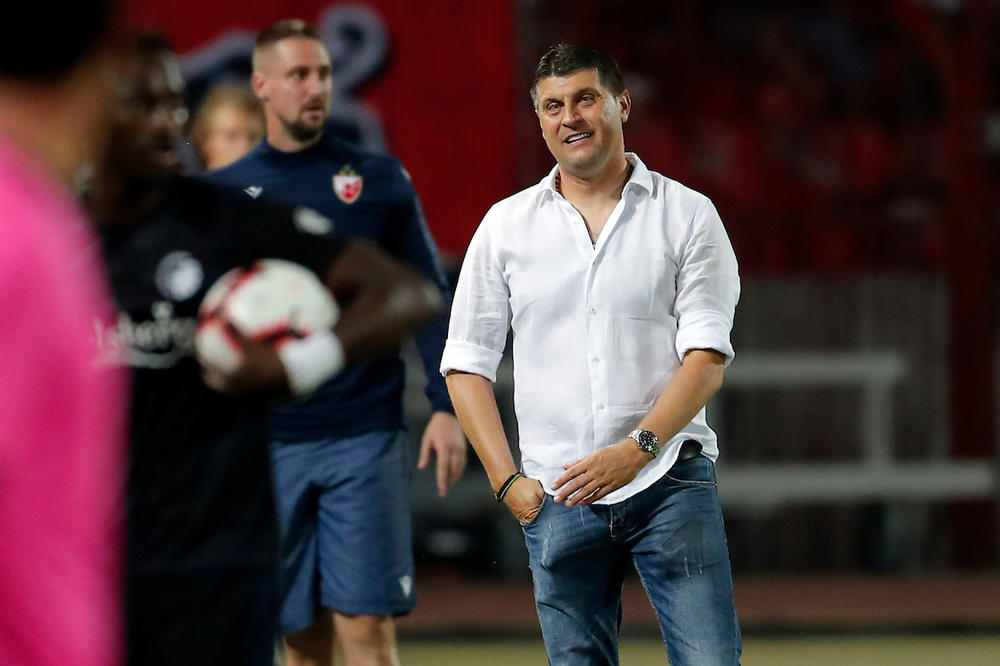 SMEJE SE OD MUKE: Pogledajte reakciju Milojevića kada je sudija dao crveni karton Milunoviću!