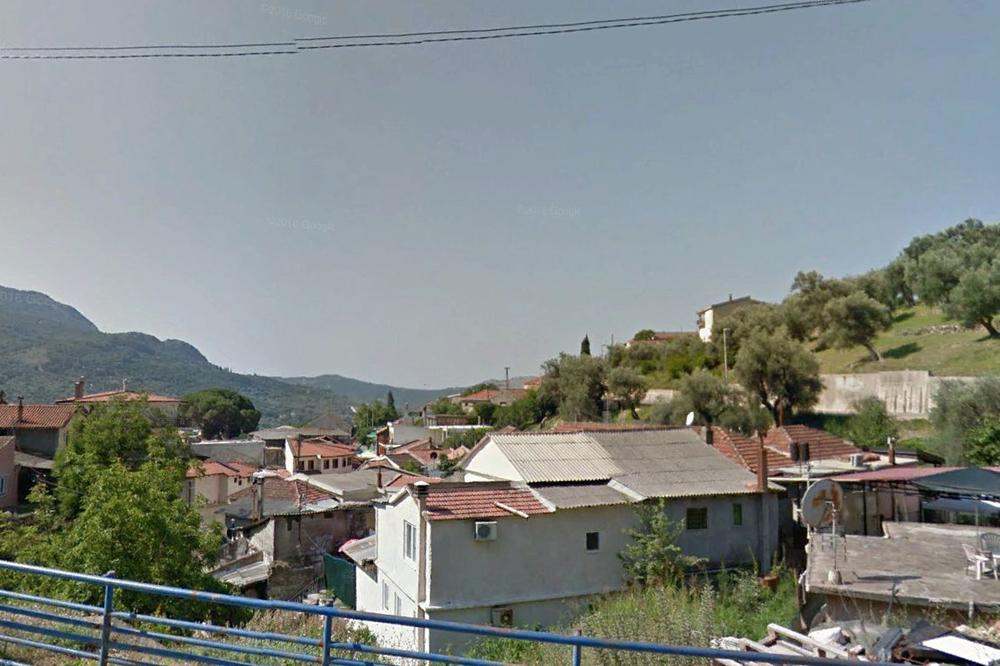 UNIŠTENE SRPSKA I ALBANSKA ZASTAVA! Incident o kojem priča cela Crna Gora!