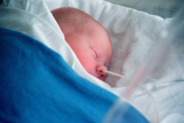 MOJA BEBA JE BILA MRTVO TELO, A LEKAR JE NIJE NI PREGLEDAO! Mlada majka doživela PAKAO!